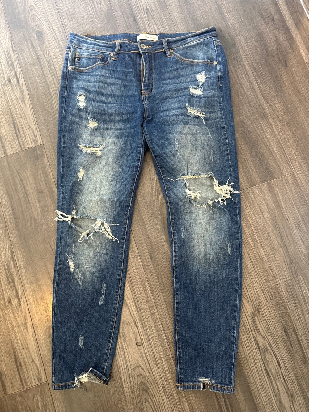 KanCan Distressed Cropped Ankle Jeans in Blue